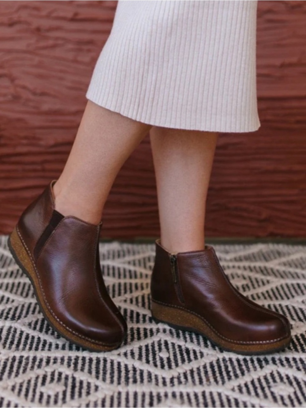 Dansko Makara Boot Waxy Milled Leather Brown EU 40 US 9.5-10